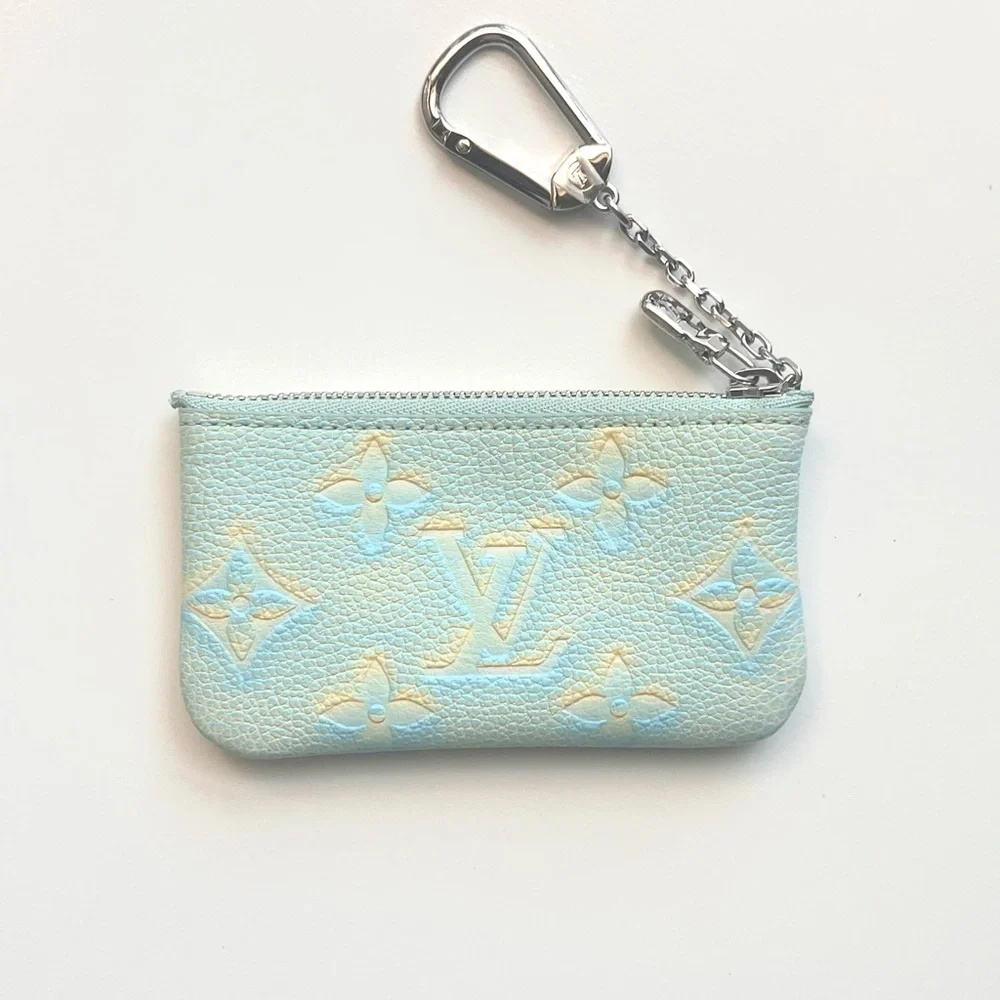 🔥 LOUIS VUITTON Light Green with yellow Monogram key  pouch/holder